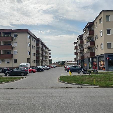 Road Warriors Apartment Subotica Luaran gambar